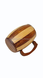 Chope à bière en bois de conception Koi fabriquée à la main écologique fabriquée en Inde pour les occasions de fête - Product Image 3