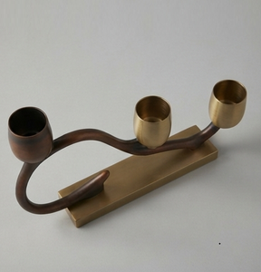 Candelabro de Latón con Diseño de Ondas, 3 Brazos, Dorado, Bronce, Metal, para Decoración del Hogar y Bodas - Product Image 1