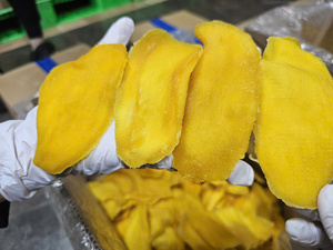 Mangues séchées sucrées en vrac, déshydratées naturellement par procédé aquatique, en tranches, collation de fruits 99 Gold Data 1kg, importés par les supermarchés du Vietnam - Product Image 4