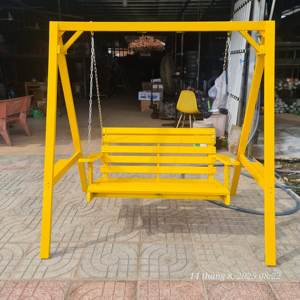 ม้านั่งชิงช้ากลางแจ้งทันสมัยทำจากเหล็กเคลือบสีเหลืองสำหรับ 3 คน เฟอร์นิเจอร์สวน - Product Image 3