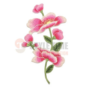 Broderie florale de qualité supérieure avec des détails de couture détaillés et des couleurs vibrantes pour une utilisation décorative, badges brodés floraux - Product Image 3