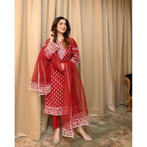 Conjunto de Salwar Kameez de Algodón con Bordado de Hilo para un Look Festivo - Product Image 4