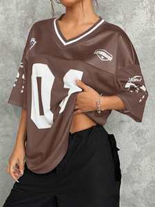 Camiseta de fútbol americano de malla oversize personalizada para mujer, cuello en V, estampado gráfico marrón, estilo hip hop, corte holgado - Product Image 2