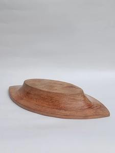 Plateau en bois artisanal en forme de feuille, vaisselle rustique pour la table et la décoration - Product Image 5