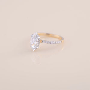 Bague de fiançailles de luxe en diamant de laboratoire taille marquise 2,30 carats, pavé, plaqué rhodium, argent sterling 925 massif, certifiée IGI - Product Image 3