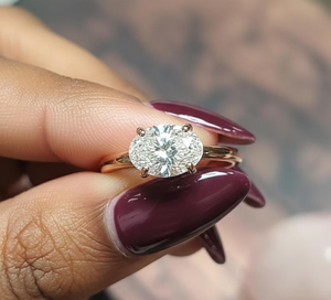 แหวนหมั้นเพชรแท้ทรงวงรีทองคำแท้ 18K สำหรับผู้หญิง สไตล์คลาสสิก ได้รับการรับรองจาก GIA สี D - Product Image 1