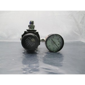 Régulateur de pression Dixon R73G-4R avec manomètre USG - Équipement et pièces semi-conductrices de renommée mondiale - Product Image 4