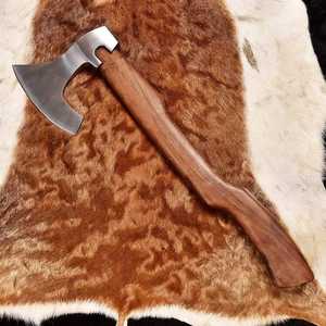 UA Supplies Hache Viking Bushcraft Premium, Hachette Nordique Forgée à la Main, Tête en Acier Fait Main, Manche en Bois, pour Camping et Activités de Plein Air, 4 1/2 pouces - Product Image 4