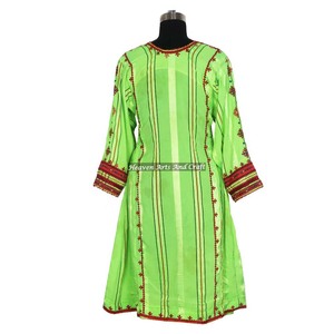 Vestido Balochi Kuchi auténtico para mujer, vestido bohemio único, vestido vintage hecho a mano, vestido bohemio Banjara Balochi, vestido vintage auténtico. - Product Image 2