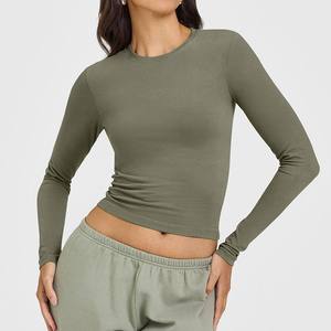 T-shirt personnalisé pour femme à manches longues, col rond, vêtement de sport yoga, haut uni ajusté pour la gym, le fitness, la course et l'entraînement - Product Image 1