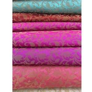 Tissu Jacquard Brocart Banarasi 100% Polyester 44 Pouces 90 GSM à Effet Métallique Floral Paisley pour Vêtements Ethniques - Product Image 1
