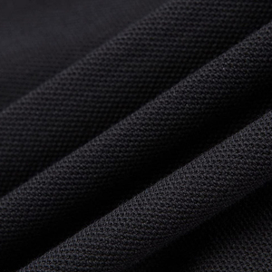 Polo de manga corta negro para hombre, de color sólido, estilo casual tejido, corte regular, con ribete blanco en el cuello y los puños. - Product Image 4
