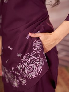 Conjunto de Diseño con Bordado de Hilo de Rayón Pesado, Estilo Tradicional, Secado Rápido, Sin Arrugas, Elástico, con Pantalones de Corte Regular - Product Image 5