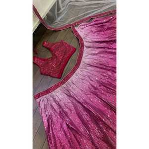 Conjunto Elegante de Lehenga Choli Rosa para Fiesta, Talla M, con Lentejuelas, Diseño FB para Mujer - Product Image 3