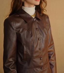 Veste en cuir PU courte en gros, veste de mode streetwear personnalisée, veste élégante à col pour femme en gros - Product Image 5