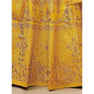 Magnifique paillettes jaunes en soie Haldi Wear Lehenga Choli avec Dupatta - Product Image 1