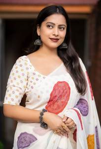 Sari de Georgette Premium Estampado con Borlas Tradicionales Pallu y Blusa Estampada sin Coser a Juego, 6.30 Metros - Product Image 2