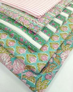 Tissu en coton 100% imprimé à la main à Jaipur, motif floral blanc et bleu, résistant à l'eau, léger, pour robes, saris, tissu de mariage - Product Image 2