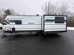 Autocaravana MINT 2025 Keystonez PASSPORT SUPER LITE 2660RL para Camping, Todoterreno, Camper Van, RV - Product Image 1
