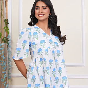 เสื้อเบลาส์คอวีแขนสั้นคอวีสไตล์100% เป็นมิตรกับสิ่งแวดล้อมพิมพ์ลายดอกไม้สีเขียวแขนเสื้อสำหรับสวมใส่ทุกวันซักได้ตามธรรมชาติ - Product Image 1