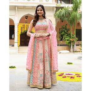 Lehenga en mousseline de coton style bohème Jasmine, taille XS, coupe ajustée, avec détails patchwork et motif Leheriya, idéal pour les mariages - Product Image 6