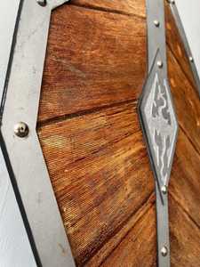 Escudo de Guerrero de Madera Hecho a Mano |   Disfraz Vikingo, Decoración Rústica - Product Image 3