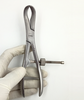 Pinces orthopédiques de maintien osseux à fixation manuelle par filetage, 170 mm / 17 cm, à mâchoires courbées et dentées, en acier inoxydable