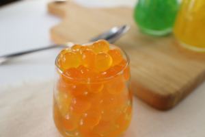 Ingredientes para Té de Burbujas Marca Pinshan, Hecho en Taiwán, Tubo de Plástico Transparente Rosa, 8 Tubos/Caja, Sabor a Fruta, Boba Explosiva - Product Image 4