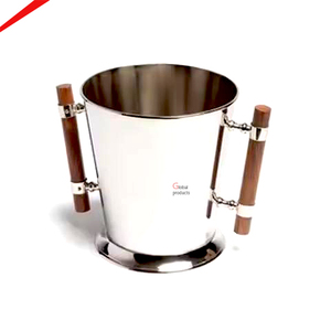 Seau à boissons rond élégant, accessoires de bar, seau à glace vintage en métal argenté, refroidisseur à vin et champagne avec poignées en bois - Product Image 1
