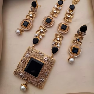 Pendientes de Flores Hechos a Mano para Mujer, Chapados en Oro, Estilo Étnico, Jhumka Jhumki, Joyería India para Bodas, Fiestas y Regalos - Product Image 6