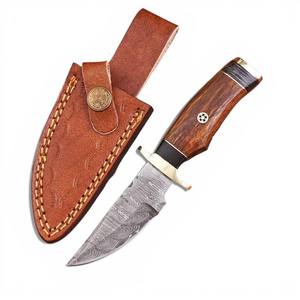 Cuchillo de bolsillo multiusos EDC de acero de Damasco hecho a mano, grado industrial, afilado como una navaja, 58 Sharp, con mango de palisandro y latón, OEM - Product Image 1