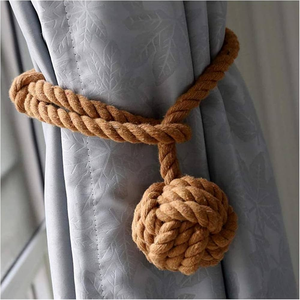 Attache de rideau en corde avec franges et pompons pour rideaux de fenêtre - Product Image 1