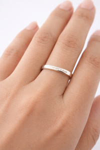 Anillo de Promesa Minimalista de Plata de Ley 925 con Grabado Love Forever, Anillo Apilable para Regalo de Boda - Product Image 2