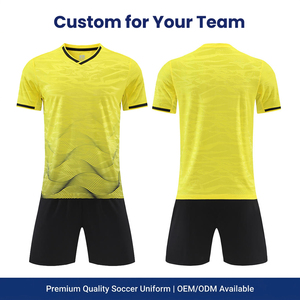 Ensemble de maillot de football personnalisé pour homme, sublimé, col en V, dégradé bleu et blanc, respirant, coupe athlétique, avec short - Product Image 3