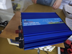 Inversor de Onda Sinusoidal Pura de Fase Dividida 600W 1200W de Potencia Máxima, Convertidor de CC a CA para Sistemas Solares Fuera de la Red - Product Image 5