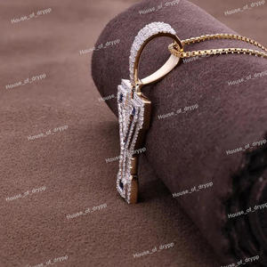 Colgante con la letra Y en plata 925 con detalles en azul, diamantes de moissanita y pavé, collar con inicial estilo hip hop para hombres y mujeres. - Product Image 4