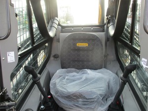 รถตักล้อยางมือสอง New Holland L320 ขนาด 5 ตัน 6 ตัน เครื่องยนต์ดีเซล สำหรับงานเกษตรและก่อสร้าง - Product Image 6