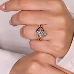 Prêt à expédier : Bague de fiançailles en platine massif 950 avec diamant de laboratoire ovale 3 carats, anneau à double sangle, bague de mariage, bijoux pour femme - Product Image 3