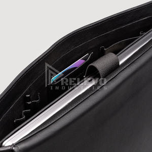 Sac de voyage bandoulière en cuir véritable de luxe, personnalisable avec logo, faible MOQ, marque privée, sac de week-end pour homme - Product Image 6