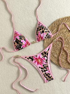 Conjunto de Bikini con Estampado Floral para Mujer, Traje de Baño de Dos Piezas con Cuello Halter y Diseño Paisley, Venta al Por Mayor OEM - Product Image 4