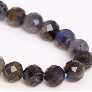 Perles d'Iolite de 6 mm de couleur intense, qualité supérieure, pierres précieuses naturelles authentiques, facettées, rondes, en vrac, options de lots en gros - Product Image 1