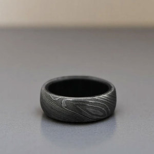 Anillo de Acero de Damasco Hecho a Mano con Patrón Único en Capas, Joyería de Boda para Hombres y Mujeres - Product Image 2