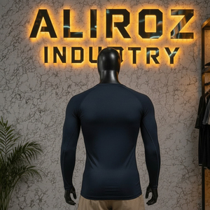 Rash guard deportivo de moda, corte ajustado, tela de secado rápido para gimnasio. Nuevo estilo de rash guard en venta a bajo precio. - Product Image 6