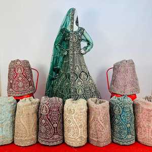 ชุดแต่งงานสไตล์ปากีสถานจากซัพพลายเออร์อินเดีย ชุดเดรสยาวสำหรับงานปาร์ตี้พร้อมผ้าคลุมไหล่ ผ้าเน็ต สำหรับเพื่อนเจ้าสาวและแขกในงานแต่งงาน - Product Image 1