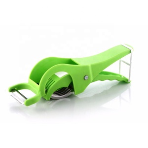 Cortador de pizza de acero inoxidable resistente y elegante con rueda afilada para uso doméstico y en restaurantes hecho de plástico PC duradero - Product Image 1