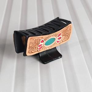 Pinza para el Cabello de Cuero Vintage con Incrustaciones de Turquesa y Diseño Floral, Accesorio de Moda para Mujer - Product Image 3