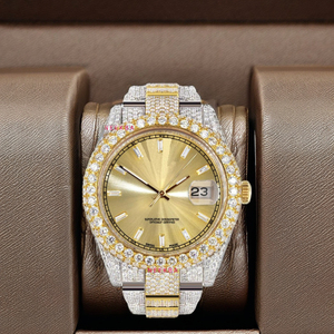 Reloj Bust Down más vendido del vendedor indio: edición Sunburst Dial, reloj analógico de moissanita totalmente ajustado a mano a precio barato - Product Image 1