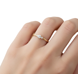 Bague d'anniversaire ou de promesse en or massif 14 carats, demi-torsadée, avec motif feuille délicat et diamant de laboratoire rond, style minimaliste - Product Image 6