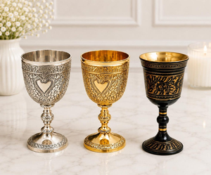 Gobelets en laiton ornés, décor argenté, doré et noir, coupes à vin avec motif floral gravé pour la décoration de table de cérémonie de mariage - Product Image 1