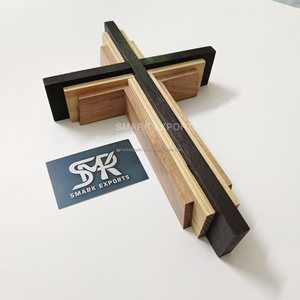 Croix murale décorative en bois faite à la main Symbole religieux élégant pour la maison chrétienne Décoration d'église et article de cadeau de Noël - Product Image 6